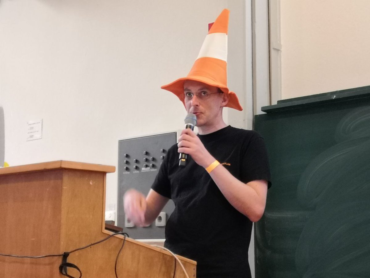 Francois Cartegnie <a href="/fcartegnie/">François</a> from #VLC speaking about "Open Multimedia Acceleration Hardware" at #OpenTechSummit <a href="/TUBerlin/">TU Berlin</a> #OpenHardware #OpenSource #Produktion #Community #Makerspaces eventyay.com/e/b89a1ddc/ses…