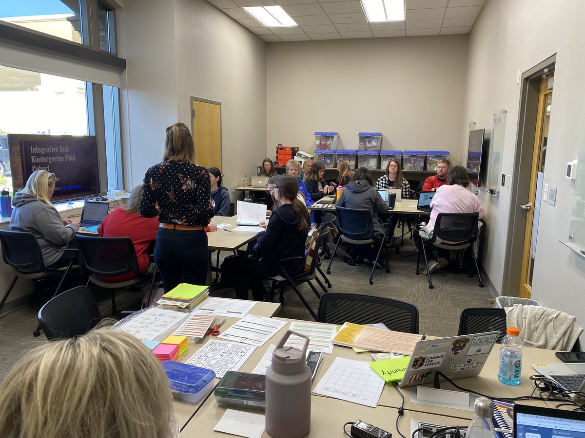 AmandaSanderman's tweet photo. @Butterfly_Byram and I so appreciate the @CentralRivers lit team for their support of the integrated Kindergarten unit pilot through providing expertise and coaching. @JJohnsonCRAEA #youcandoitall #CRAEA https://t.co/AvgXBdIcZo