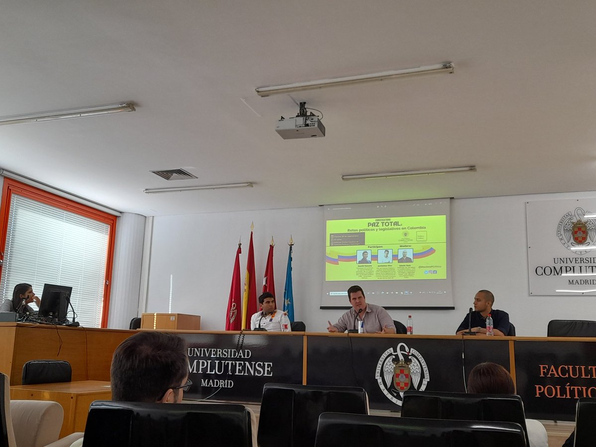 mandia_rub's tweet photo. @DavidRacero @unicomplutense Extraordinaria cercanía y claridad de @DavidRacero.

Agradecer también a la organización (lxs compañerxs de @RevistaPCritica) y al profesor @Jeronimo_Rios_

#PazTotal para #Colombia. Un reto que trasciende una legislatura pero que se alcanza sólo si se ponen las primeras piedras. https://t.co/gFi1sTD6cd