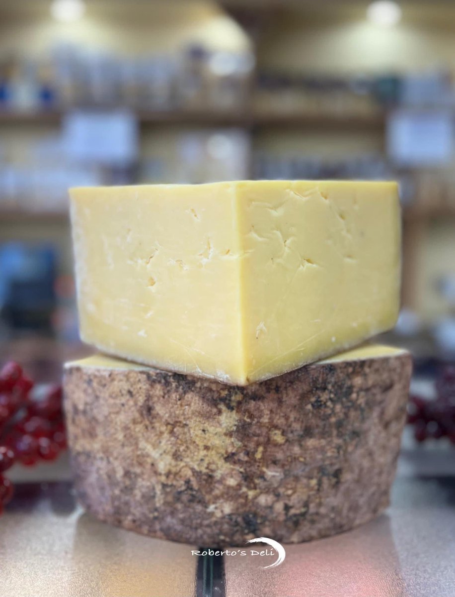 RobertosDeli1's tweet photo. Lincolnshire poacher
@CurryCrew @StNeots
#besocialcambridge #cambridgemarketsquare #cheeseshop #stneots #shoplocal #delishop #englishcheese #lincolnshirepoacher https://t.co/eZnFeyuzkI