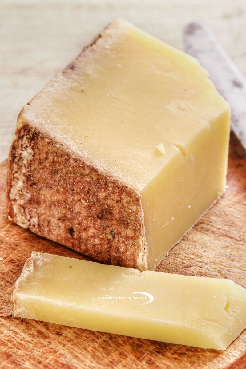 RobertosDeli1's tweet photo. Lincolnshire poacher
@CurryCrew @StNeots
#besocialcambridge #cambridgemarketsquare #cheeseshop #stneots #shoplocal #delishop #englishcheese #lincolnshirepoacher https://t.co/eZnFeyuzkI