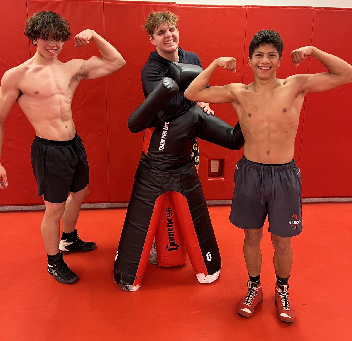 PCnowisthetime's tweet image. Back like we never left! Week 1 in the books with @MarcusWrestling and the bar has been set! Can’t wait to raise it next week! 📈

One goal. #LoadTheBus 🚌 

S/o to our @CareNow ⭐️’s of the Week, Zollie, Andrue and Gracen!