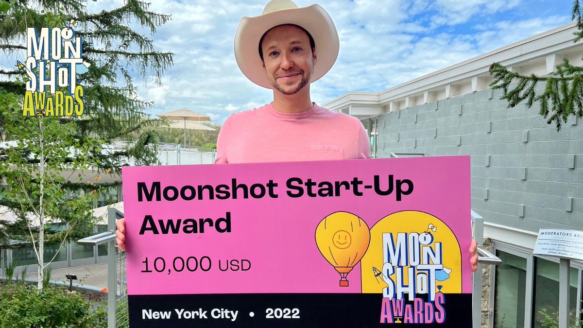 MoonshotPlatf's tweet photo. So happy to have entrepreneur & owner of @SHprojects Max Goldberg @StrategicShark join us in empowering young leaders to create positive change!
If you have a novel idea, apply for your chance at $100K in awards by Oct 5!ππ#changetheworld #MOONSHOTxAF #SDGs #ImpactHacker https://t.co/SVoUi1INbf