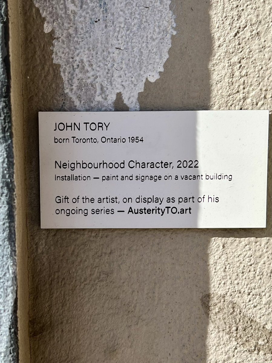 sophienadeau's tweet photo. Bloor/Dundas is home & I was numb to the sad reality of this undeveloped space & everything else in this city we say we can’t change. But this art project made me look at the current state of Toronto differently. Change is about choices https://t.co/wTozbcri9N https://t.co/aFLb15IQFQ