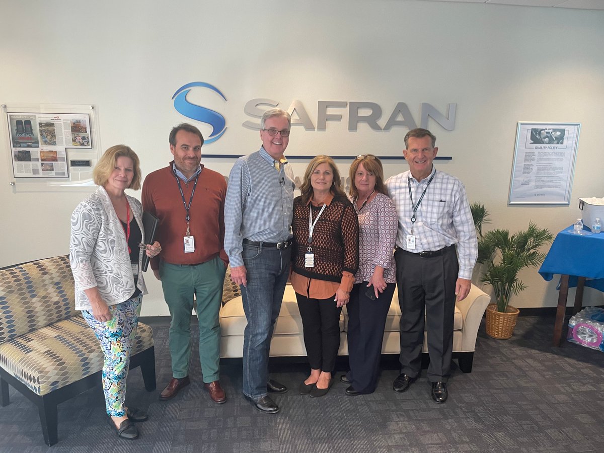 DanPatrick's tweet photo. In Gainesville, I spoke to employees & town members at Safran Seats, who manufacture airline seats for nearly every airline, about the need to keep TX red, my #txlege priorities, & the values Texans hold dear to their hearts. I also got a tour of their factory.
#PatrickBusTour https://t.co/ZeyLND30Tz