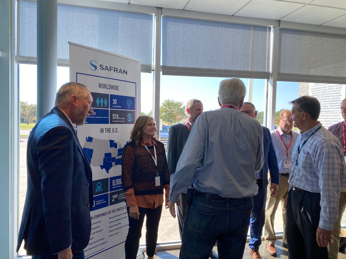 DanPatrick's tweet photo. In Gainesville, I spoke to employees & town members at Safran Seats, who manufacture airline seats for nearly every airline, about the need to keep TX red, my #txlege priorities, & the values Texans hold dear to their hearts. I also got a tour of their factory.
#PatrickBusTour https://t.co/ZeyLND30Tz