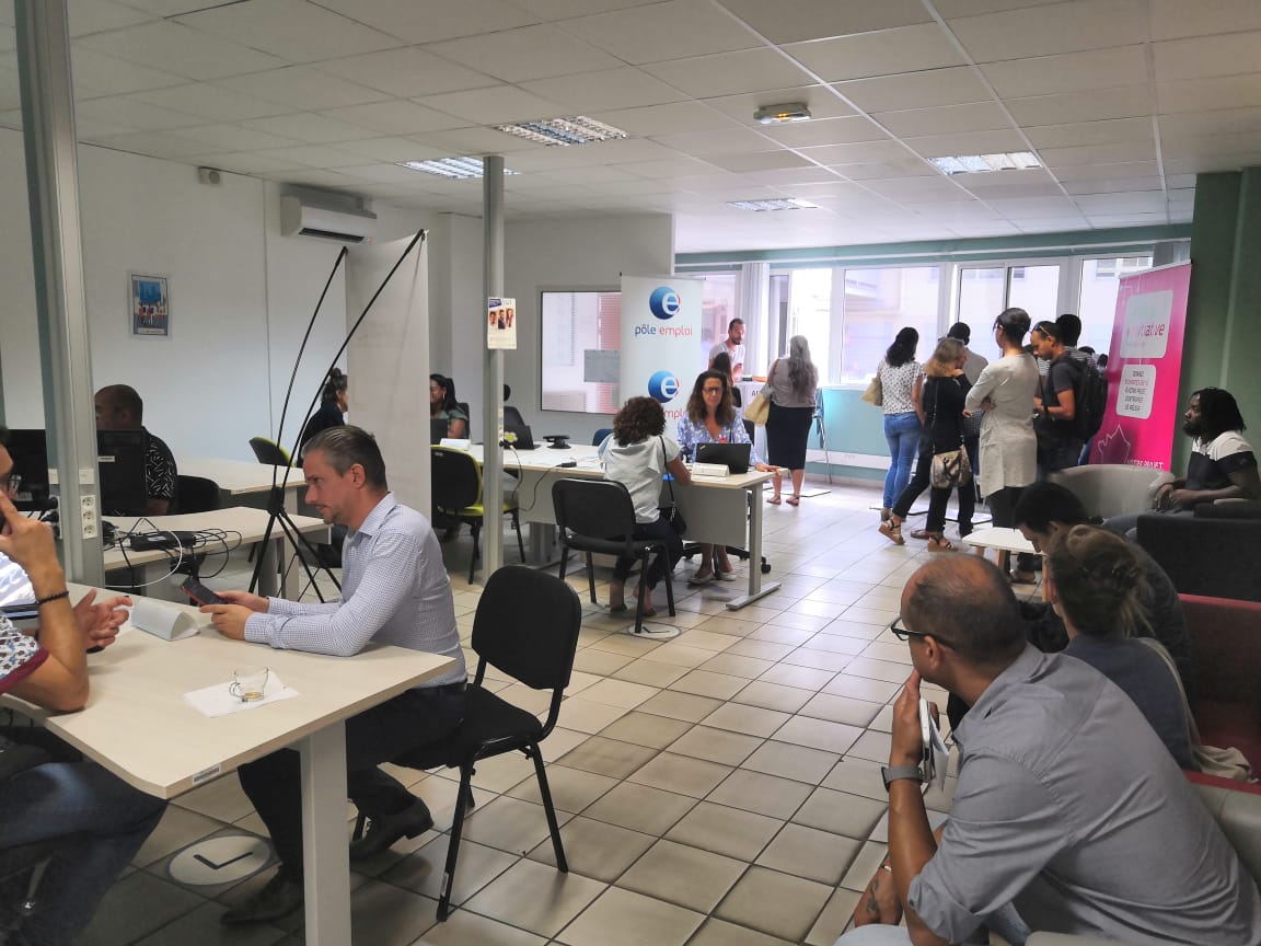 👏👏 à la team #Saint-Paul pour l'organisation du forum des créateurs d'entreprises du bassin ouest 👉 80 porteurs de projet ont rencontré les conseillers @poleemploi_Run  et les partenaires présents 🤝#Restart #TousMobilises