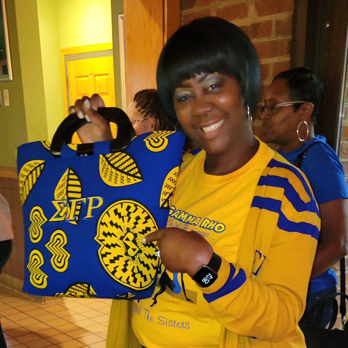 SGRhoAtlIZS's tweet photo. Good eats and good times at our recent Applebeeโs give back night! Be on the lookout for upcoming Iota Zeta Sigma fundraiser events ๐๐
#SigmaGammaRho
#IconicIZS https://t.co/Y5VrsOqut8