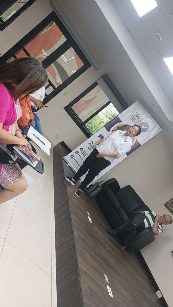 conusi21's tweet photo. Nos reunimos con la profesora Maribel Gordón en la reunión regional de CHIRIQUÍ y BOCAS DEL TORO https://t.co/6eBIrEac6U