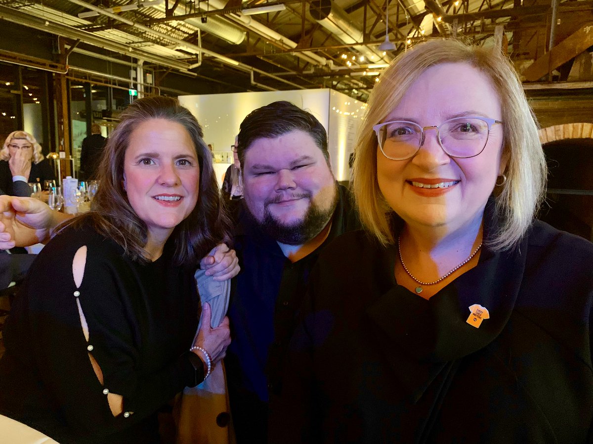 79mpresident's tweet photo. A great night with two awesome, history making women. @Lanampayne the first woman to be President of @UniforTheUnion and Tracy Nolan the first woman to be President of @unifor79m https://t.co/ghwZV9jDwf