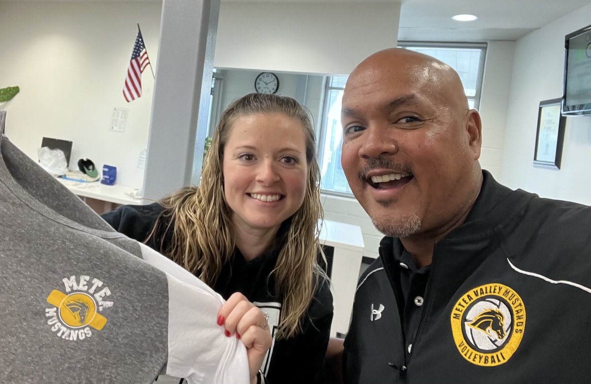 MVPrincipal1's tweet photo. Happy Mustang Friday to our awesome staff and students! ⁦@meteavalley⁩ https://t.co/hdnUS1q0z1
