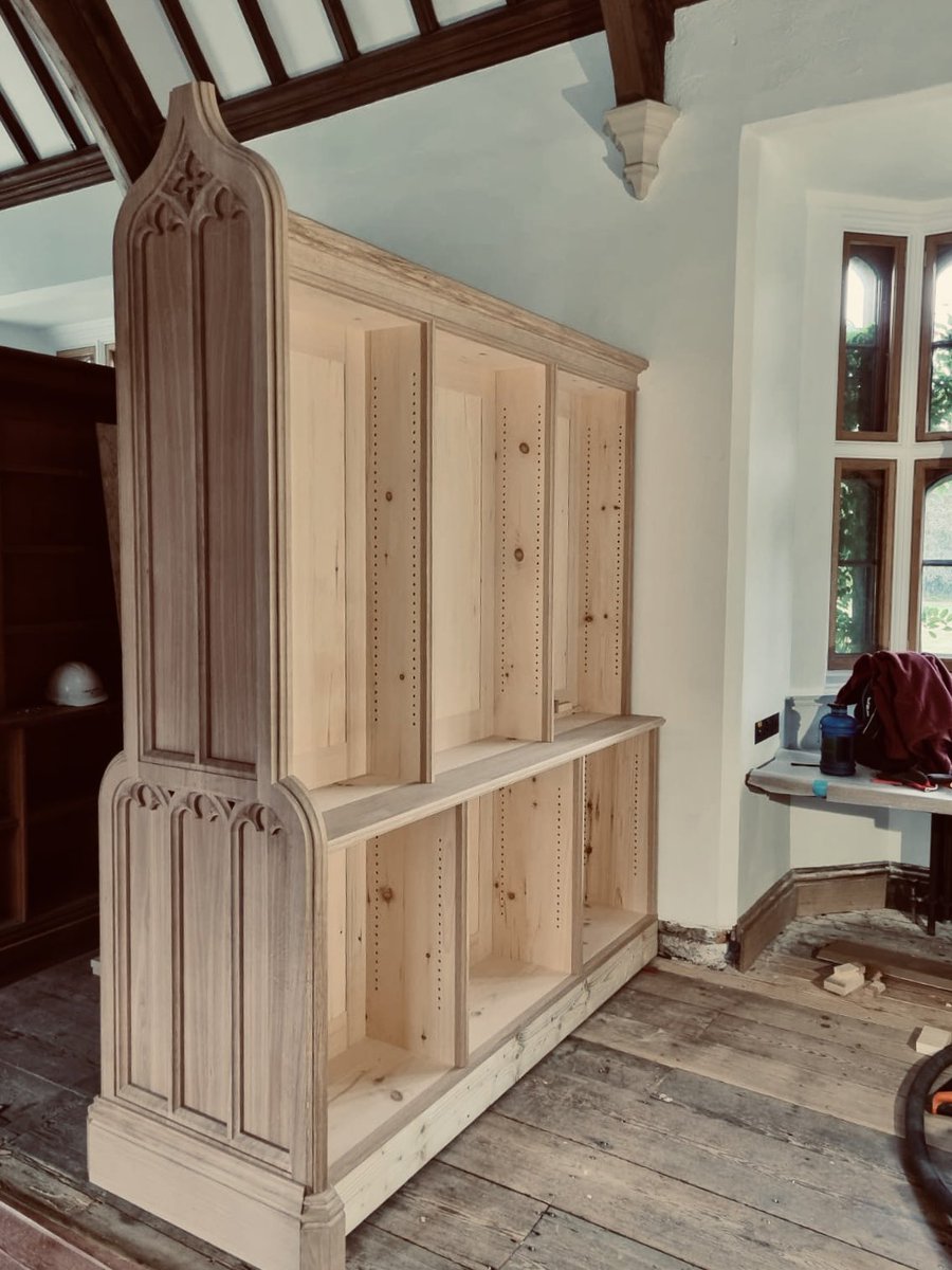 Beautiful bespoke joinery manufactured in our Mapledurham facility. We really are lucky to have some extremely talented joiners. #stjohnscollege #joinery #bespokejoinery