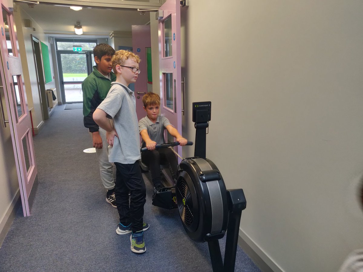 monkillarney's tweet photo. The poor weather didn't stop the boys getting active for European School Sports Day. Loads of fun. They will sleep tonight! #ESSD #BeActive @IrishPrimaryPE https://t.co/FEPD96kj9n