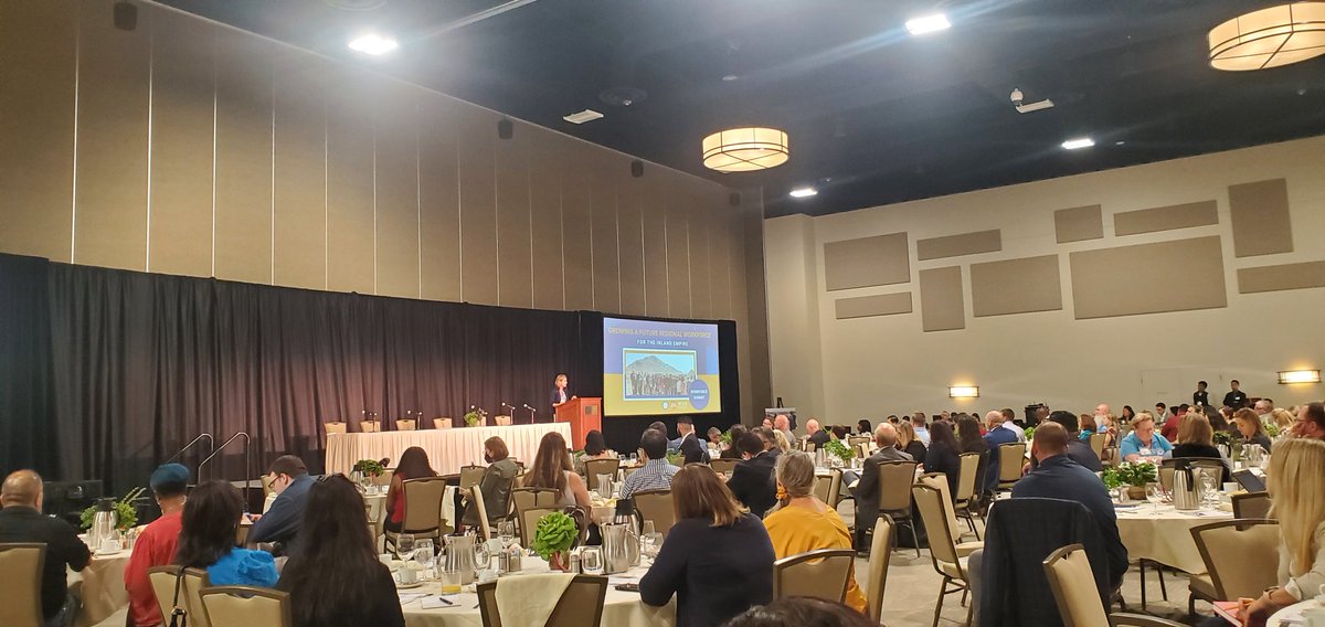 jofarrell_o's tweet photo. Growing a Future Refional Workforce for the #inlandempire. Kicking off with California Labor Secretary @NataliePalugyai 
Infrastructure, IT,Climate Resiliency, Equity, Economic Growth...how do we build the future workforce?
#workforce #equity #future #bigbrothersbigsisters https://t.co/jrttUgsLlw