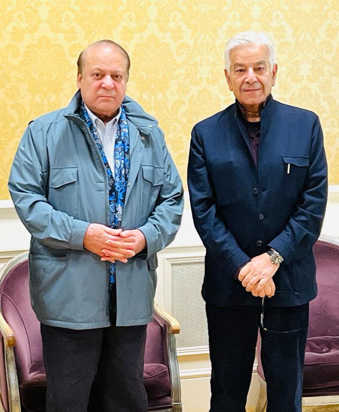 قائد مسلم لیگ ن محمد نواز شریف سے خواجہ محمد آصف کی ملاقات۔