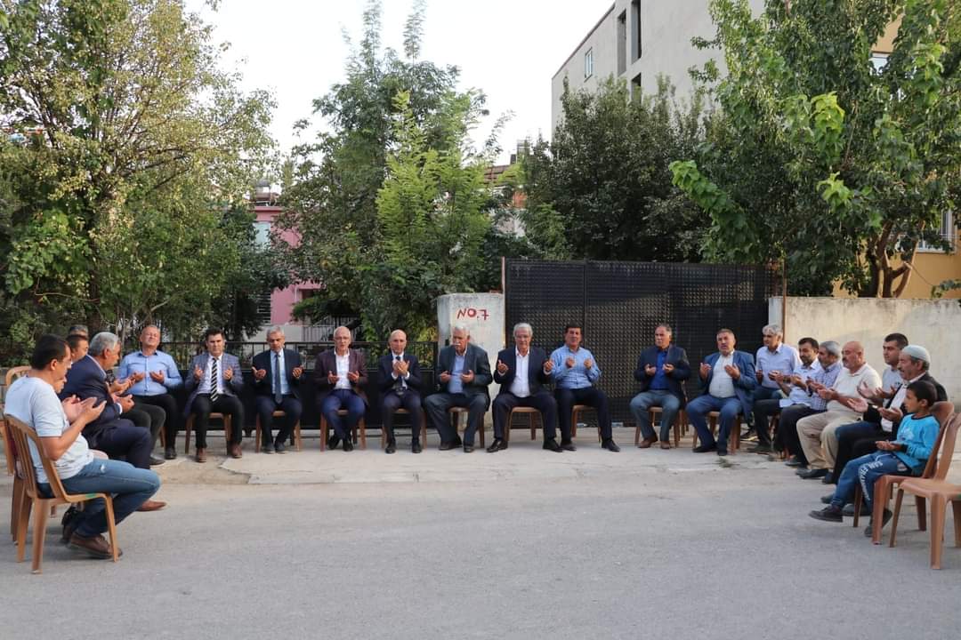 📌 Taziye Ziyareti

Manisa Milletvekilimiz Sayın İsmail Bilen, Belediye Başkanımız Ahmet Necati Özbaş ve Yönetim kurulu üyelerimizle birlikte Ak Parti Sarayköy İlçe Başkan Yardımcımız Emin Çiftçioğlu' na taziye ziyaretinde bulunduk.

#ŞehirBuluşmaları
#2023eDoğruDenizli