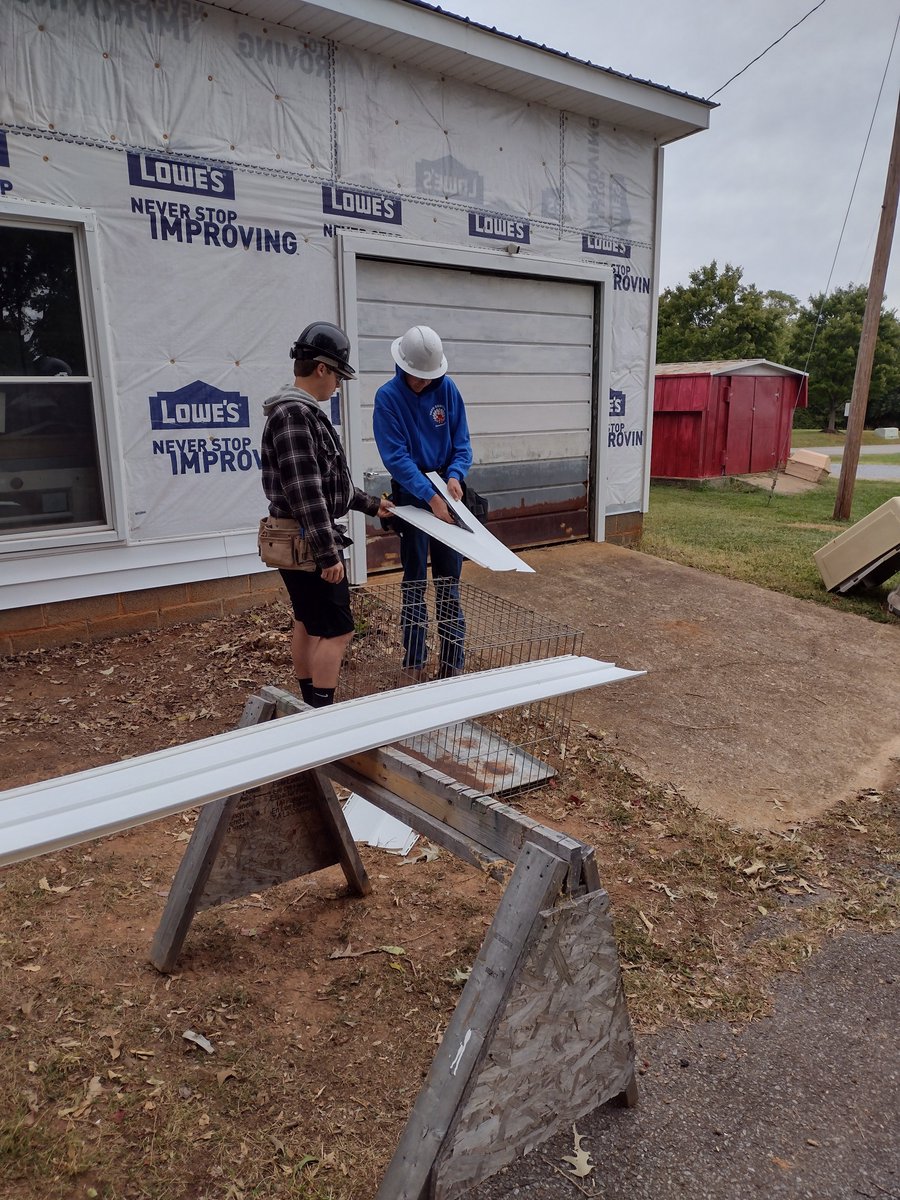 GSTCBuilder's tweet photo. GSTC Building &amp; Construction Seniors making progress before the rain comes in! Good job team! https://t.co/QqUmD3Tbyc
