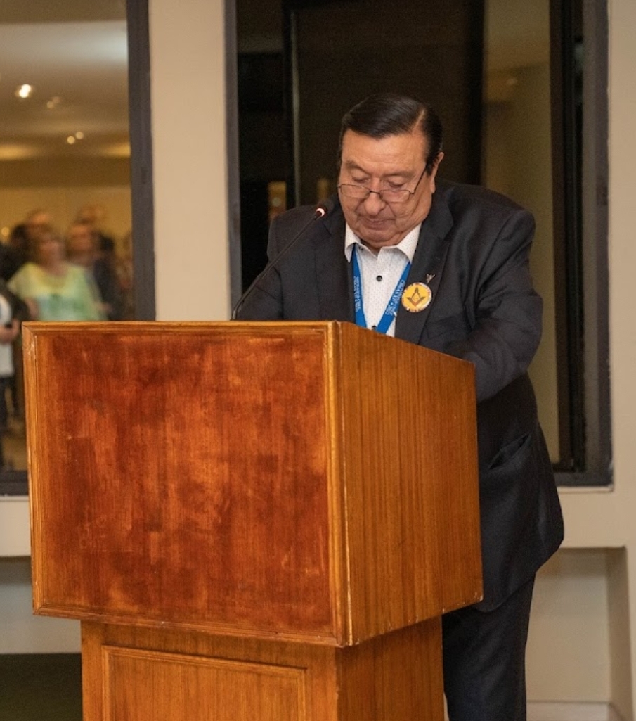 GranOrDeChile's tweet image. XI° ENCUENTRO CIMAS
Santiago de Chile, del 28 al 1° de octubre de 2022, e.·. v.·. Organiza – El Gran Oriente De Chile 
cimas-masoneria.com 

Jueves 29 de septiembre 2022.
#CIMAS #GranOrienteDeChile #FASCREAA #Masonería #MasoneríaChilena #EncuentroCIMAS2022