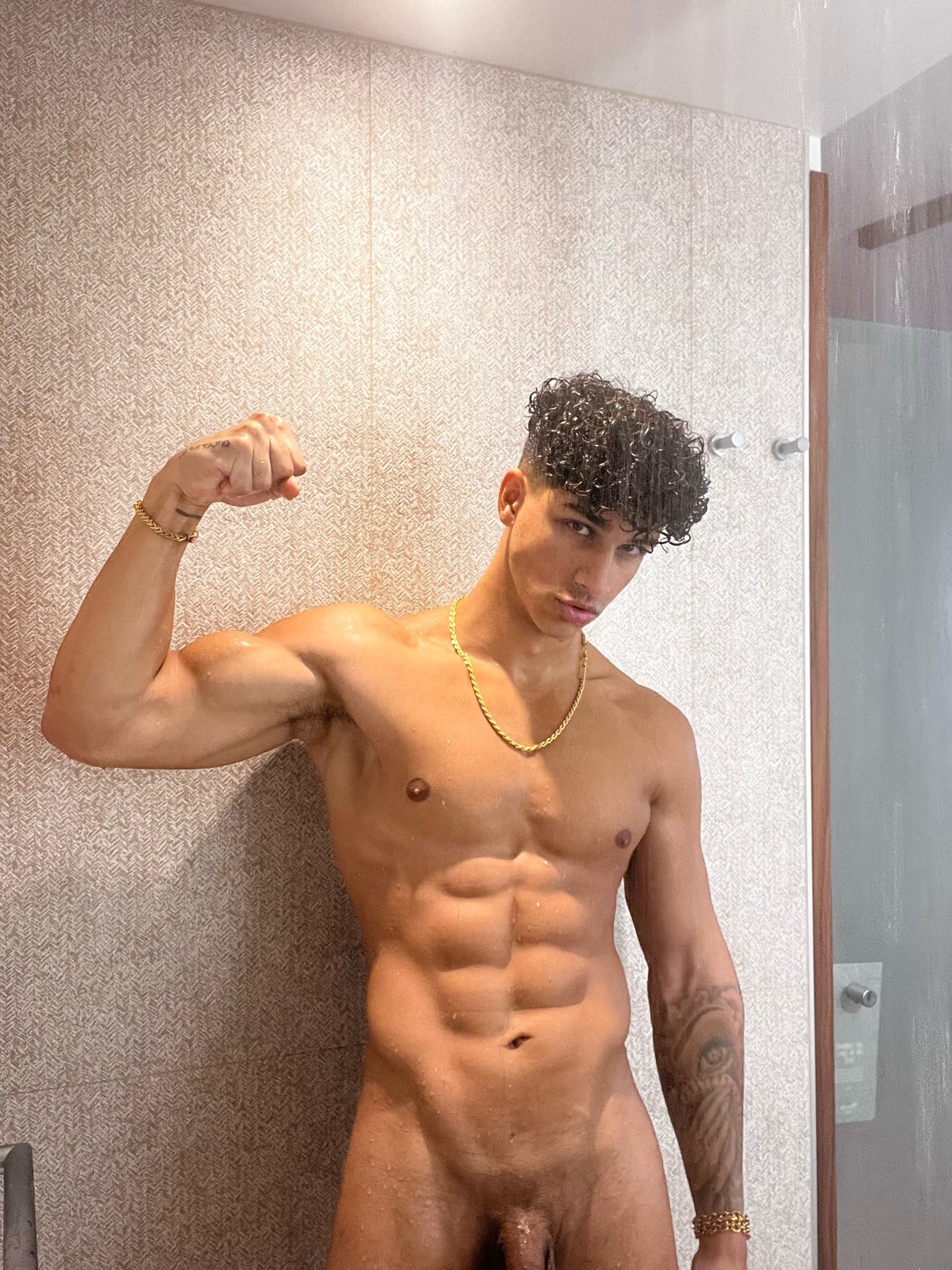 Sepanta Arya على X: Do you want me to lower the camera? 😈  t.cossElu12ZST  X
