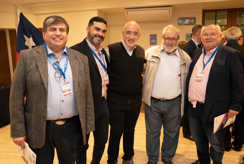 GranOrDeChile's tweet image. XI° ENCUENTRO CIMAS
Santiago de Chile, del 28 al 1° de octubre de 2022, e.·. v.·. Organiza – El Gran Oriente De Chile 
cimas-masoneria.com 

Jueves 29 de septiembre 2022.
#CIMAS #GranOrienteDeChile #FASCREAA #Masonería #MasoneríaChilena #EncuentroCIMAS2022