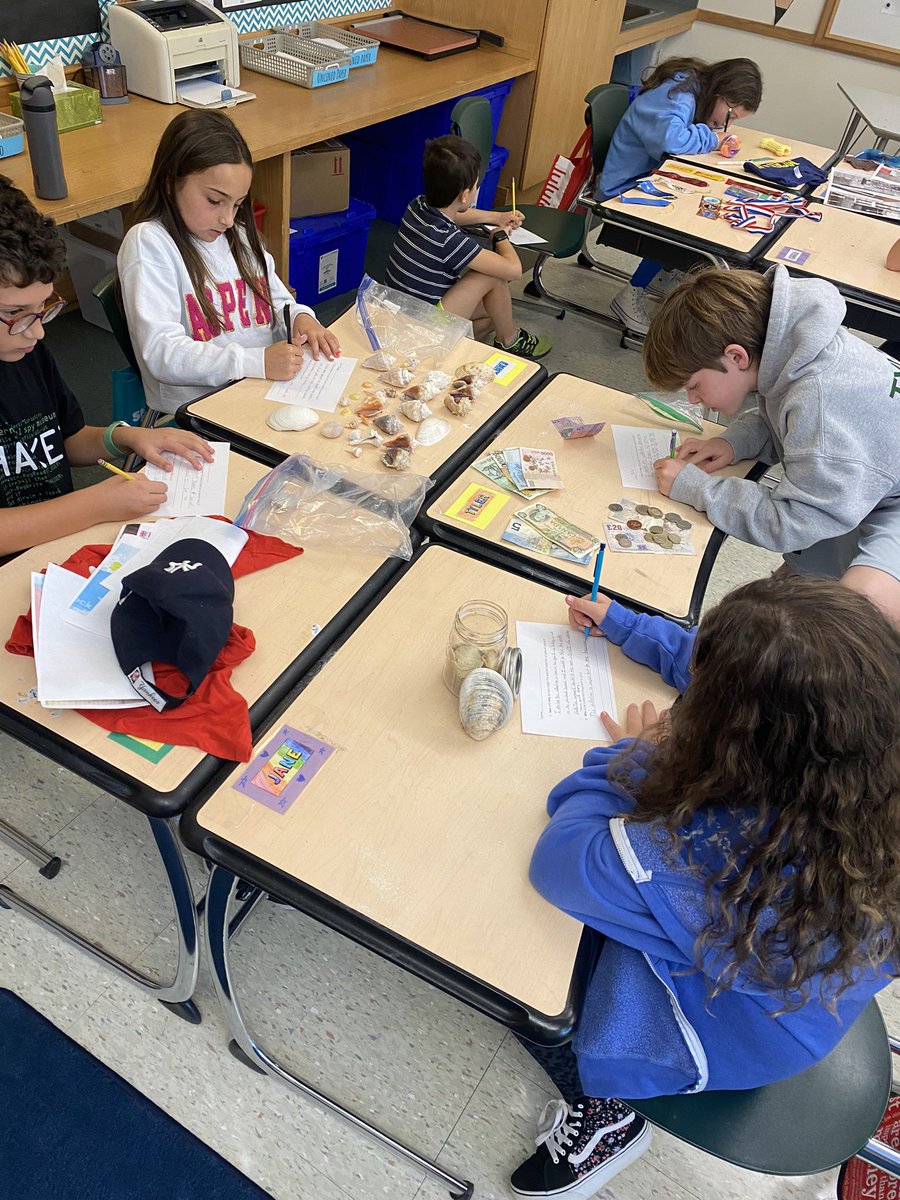 QRS_Marty's tweet photo. Gallery walk and asking questions about our collections! #qrspride https://t.co/fTv3JnHWBD