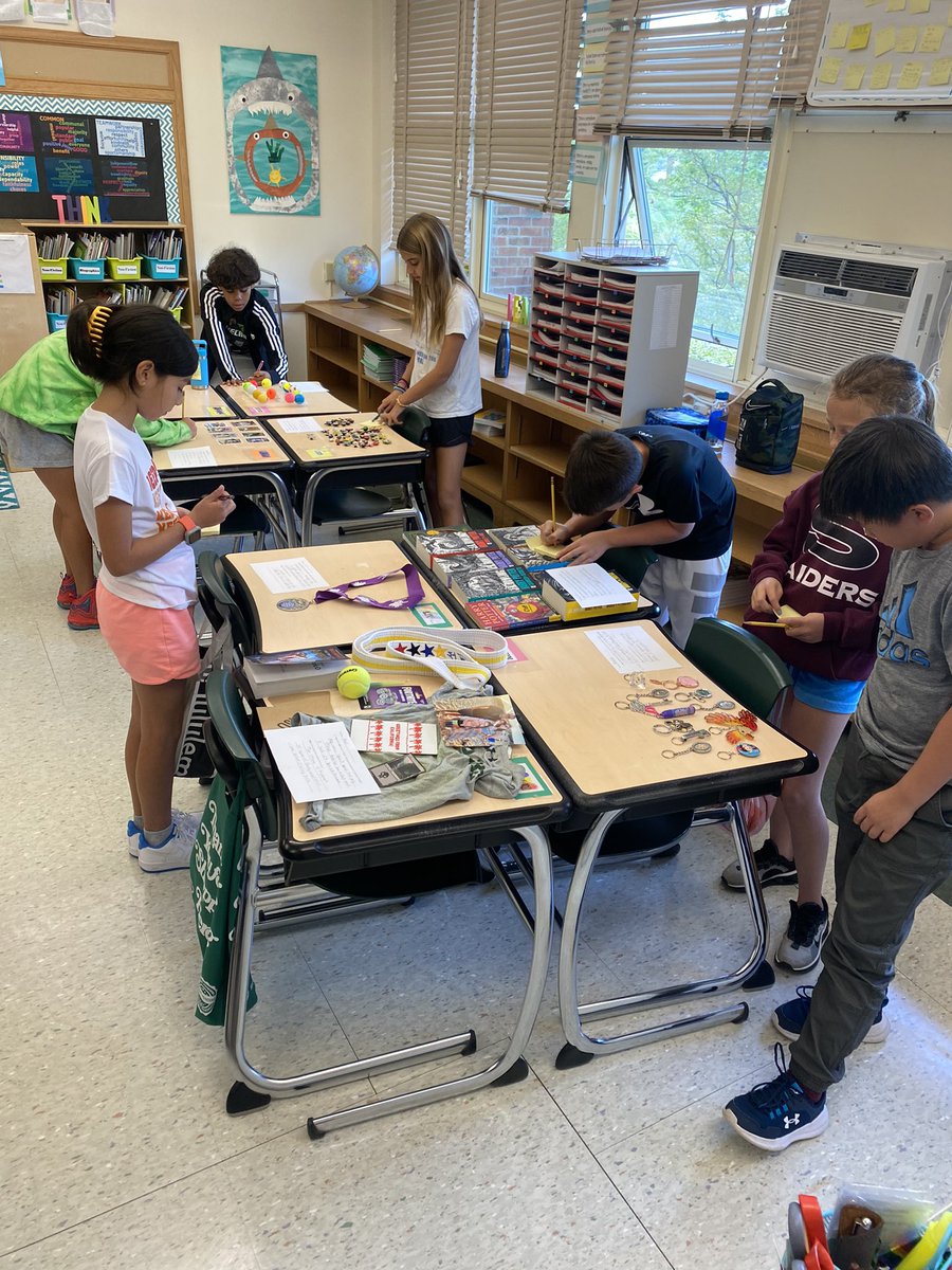 QRS_Marty's tweet photo. Gallery walk and asking questions about our collections! #qrspride https://t.co/fTv3JnHWBD
