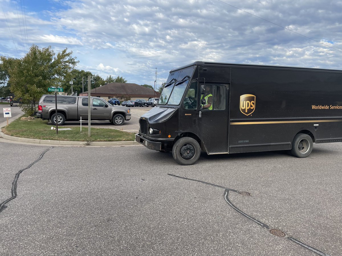 EcChsp's tweet photo. Intersection One observations in EC.  Complete stops, LRL, 123, no distractions👍  28 year COH driver Mark Larson retired safely and happily today with daughter and wife and Mark said, “I just followed the methods💪”.    #MyMostImportantStop https://t.co/5FltFJ9dzB