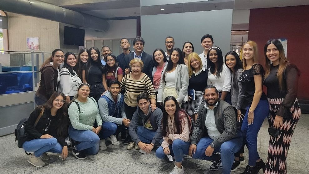 minecofinanzas's tweet photo. #JuventudEnAcción || Estudiantes universitarios impulsarán la inversión junto a la #BPVB.
#01Oct
Lea más aquí: https://t.co/3fs3fFG8b5 https://t.co/kto0514DQh