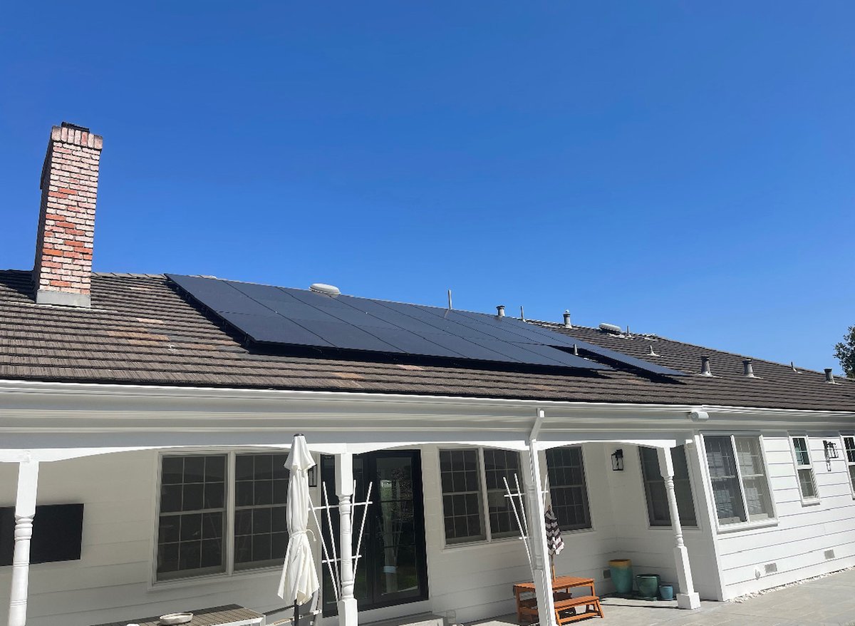 HighlightSolar's tweet image. Making Los Altos greener and cleaner one house at a time! 🏠
Call us for a free quote!