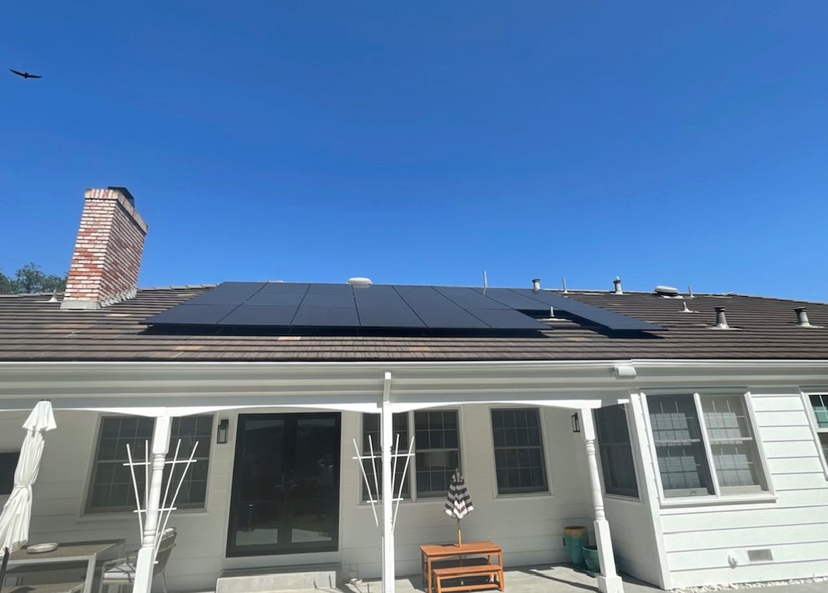 HighlightSolar's tweet image. Making Los Altos greener and cleaner one house at a time! 🏠
Call us for a free quote!