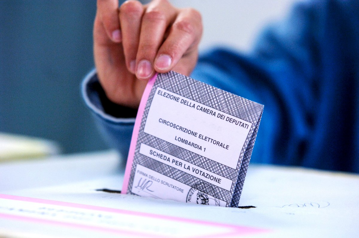 democrats_eu's tweet image. 🎙Le podcast du PDE est disponible et donne une analyse des articles de la presse écrite sur : 

✅ 🇮🇹 Les élections générales en #Italie.
✅ 🇮🇷 Meurtre de la jeune Iranienne #MahsaAmini
✅ 🇺🇦 Risque d&apos;escalade nucléaire de la    #GuerreenUkraine.  

🔊spoti.fi/3rmlBpm