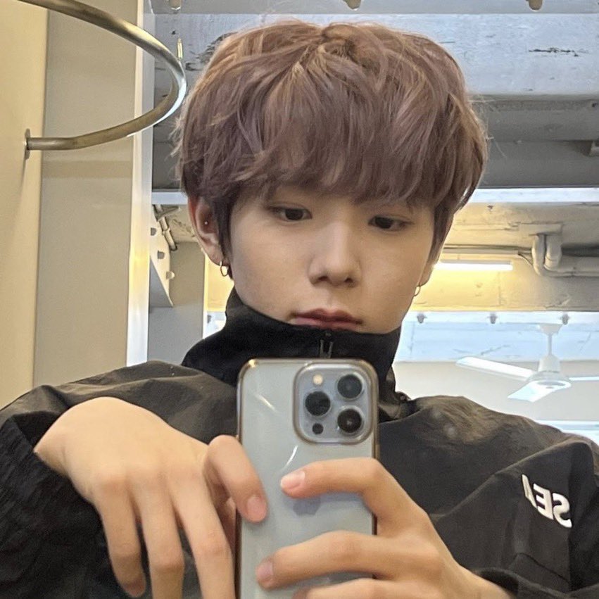 성타로 • open dm tweet media