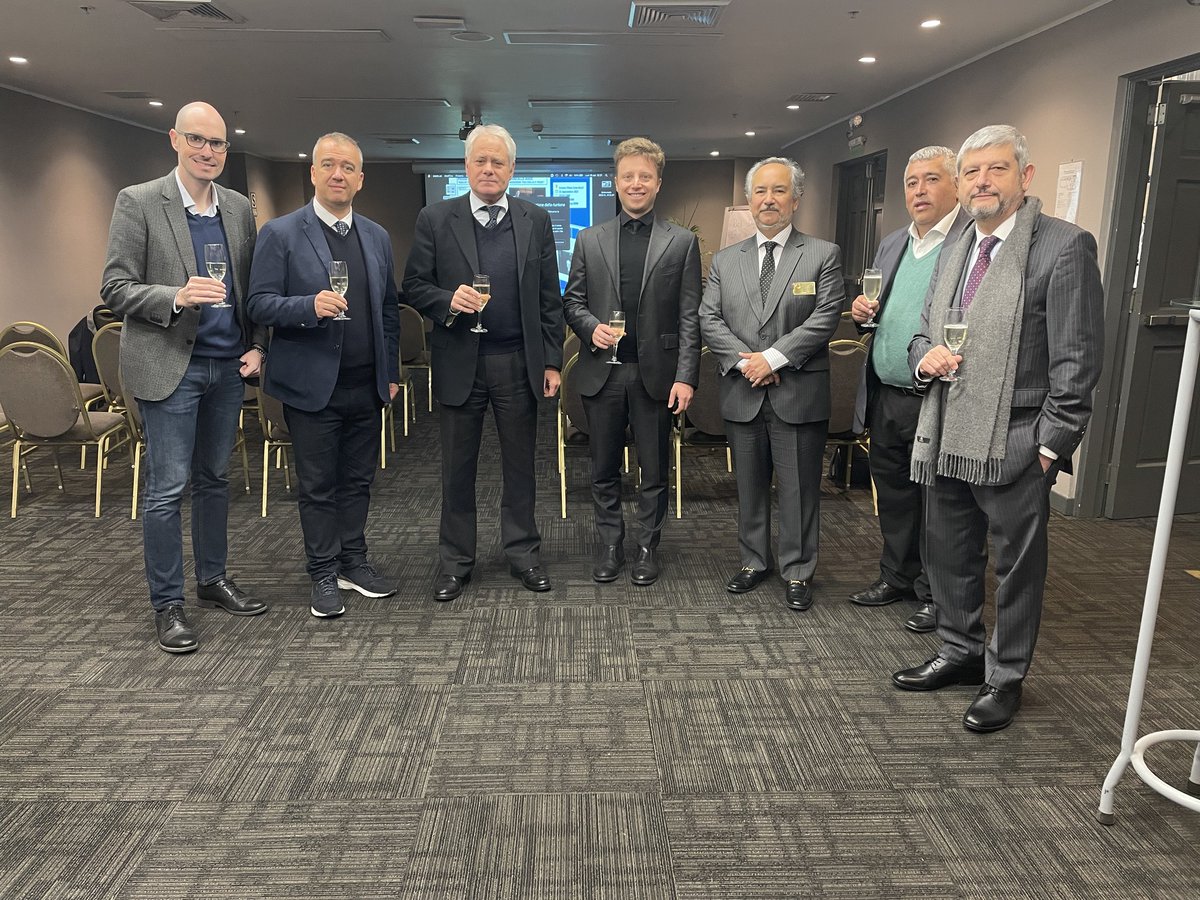 La historia que nos contó Francesco Pegreffi a través de testimonios directos es realmente excepcional.
Junto a numerosas personalidades del mundo académico y médico italiano y peruano, presentamos el libro de la Región Emilia Romagna: Giulio Faldini. 
🇮🇹🇵🇪