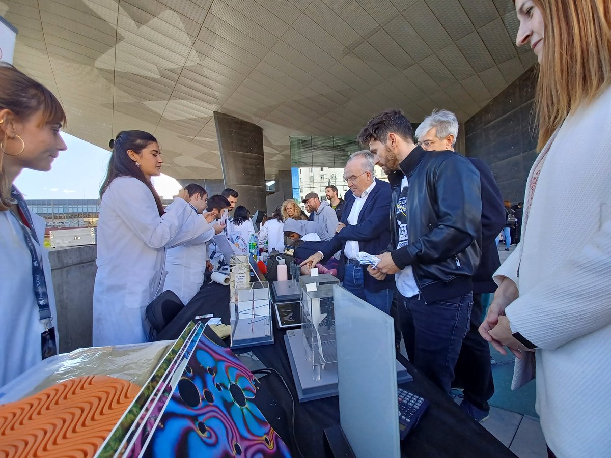 Comienza la #NocheEuropeadelosInvestigadores en <a href="/CaixaForum/">CaixaForum</a> Zaragoza 

<a href="/AragonCsic/">CSIC Aragón</a> <a href="/Ciencias_Unizar/">Ciencias_Unizar</a> <a href="/unizar/">Universidad Zaragoza</a> <a href="/CSICdivulga/">CSIC Divulga</a>