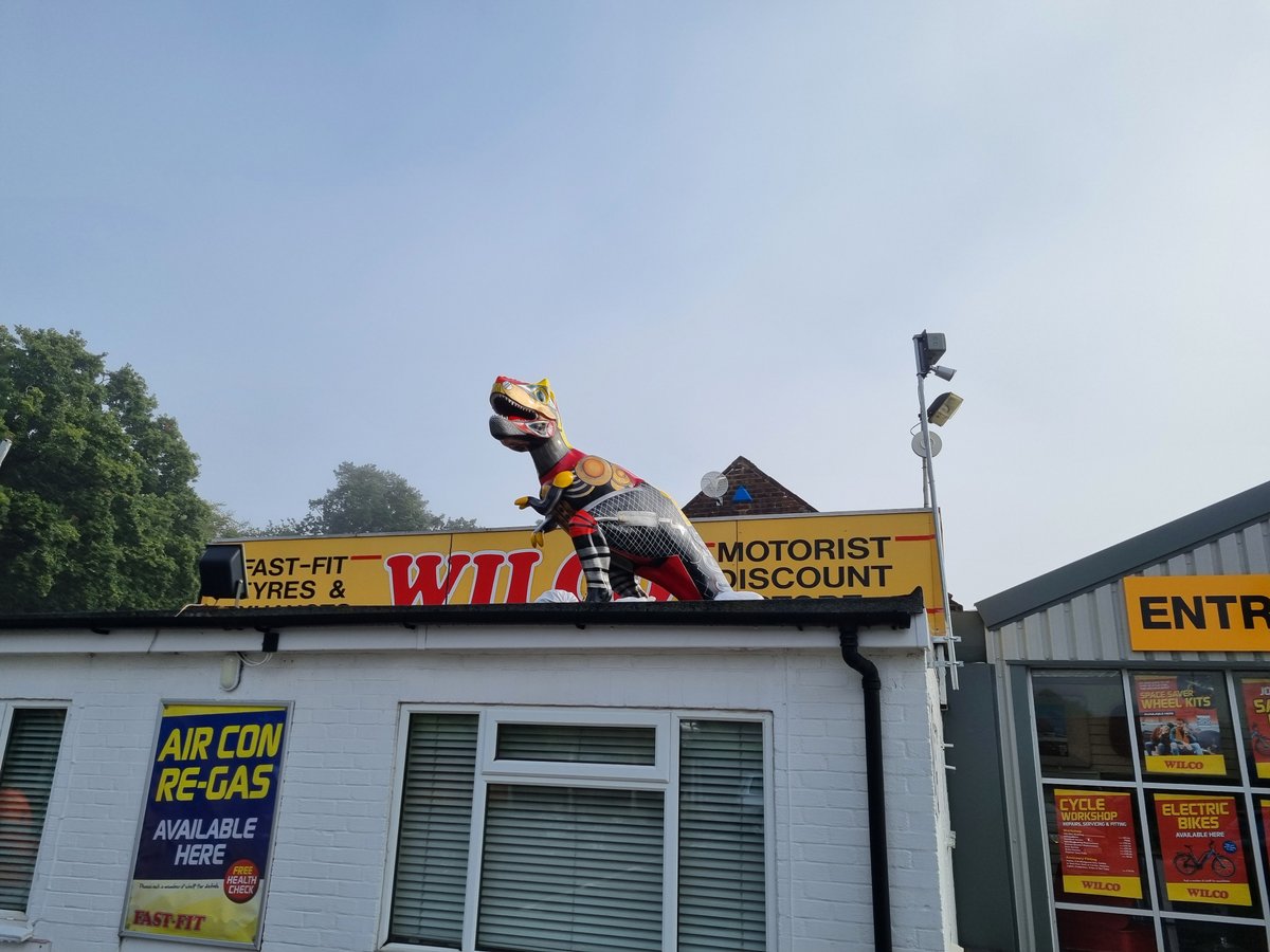 automotosaurus's tweet photo. You can now find me greeting all of the customers at @wilcodirect and @FastFit_Ltd Salhouse Road, Norwich 😁
I don't know how I'll get down from here... 😂
#gogodiscover https://t.co/zvkelc7oLw