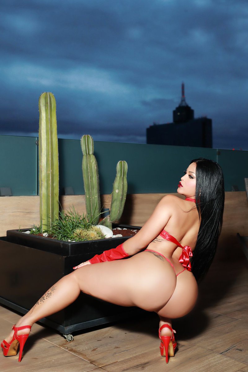 chokoblackie33's tweet photo. Mis amores hoy disponible unico dia en queretaro!! Hoy 30 dispo !! Agendame al 5526979688 https://t.co/7mRKK362rV