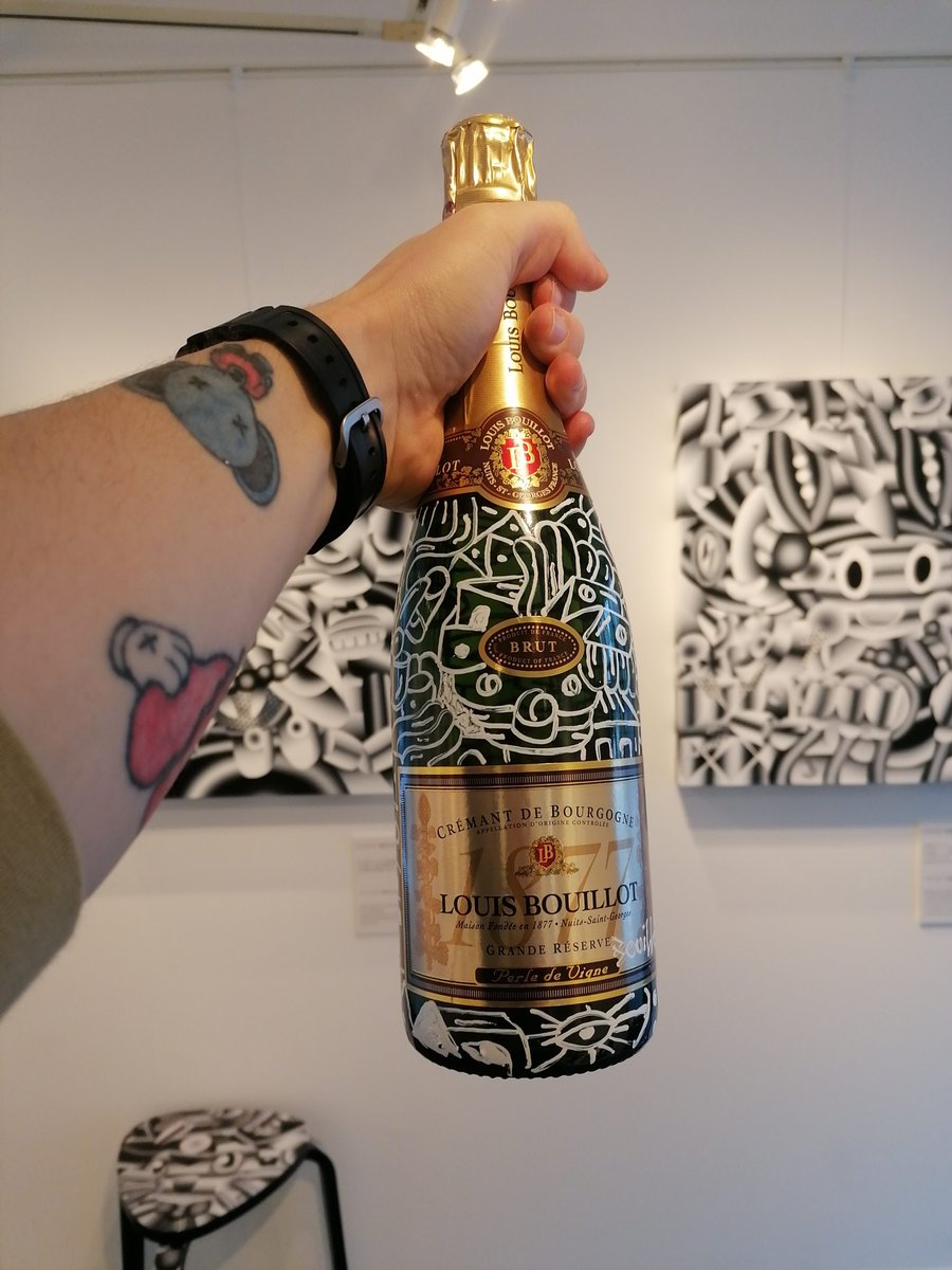 LouisBouillotOf's tweet photo. 🇬🇧One + one: Bouillot x Bouillot 🎨
 
Geoffrey Bouillot is a Japan-based painter from Burgundy. Our Crémants de Bourgogne accompany the opening of his exhibitions.
His latest exhibition is being held in Tokyo, with our Perle de Vigne, at the art gallery Yod Tokyo until 2 October! https://t.co/tQWhlNF9VP
