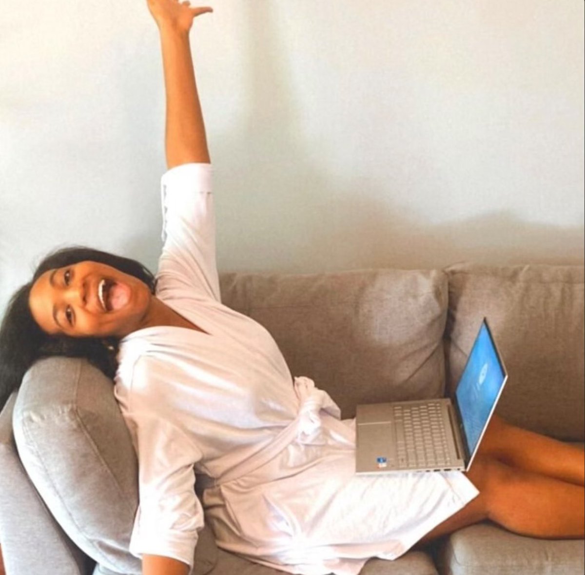 myworkrobe's tweet photo. The perfect set-up! 😍

@audacitymagonline we think workrobe looks great on you! Drop a 🤍 if you agree! https://t.co/dVOCM9Fia9