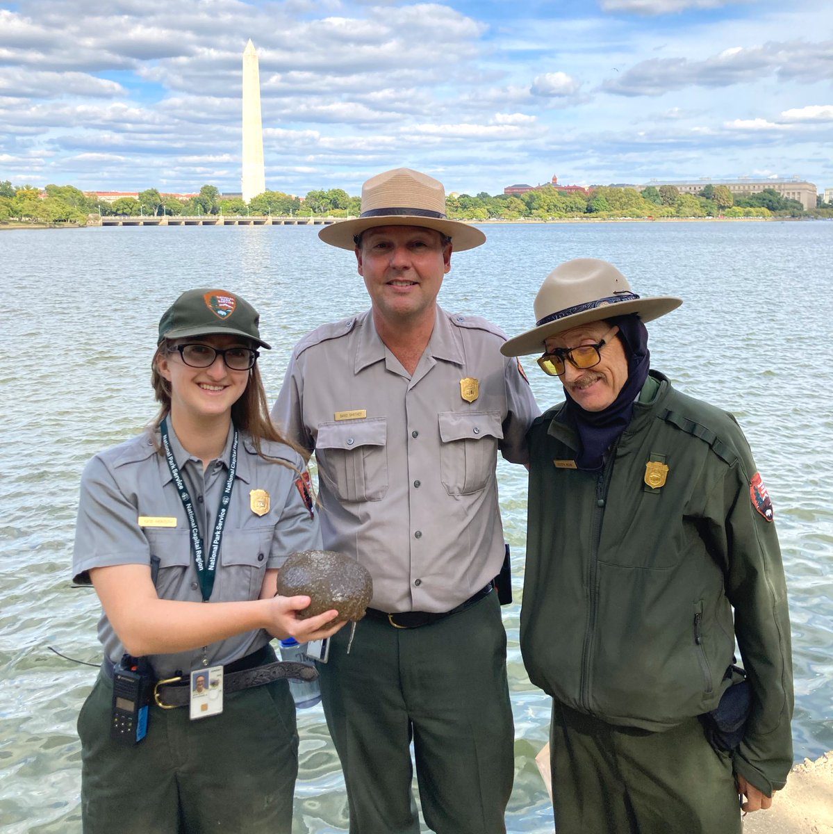 NationalMallNPS's tweet photo. Yesterday, rangers encountered a floating colony of freshwater bryozoans in the Tidal Basin. The odd blob is made up of thousands of individual animals feeding on organic material &amp; algae by filtering the water. It was a rare &amp; exciting find for our nature-loving team. #nature https://t.co/k5s0sg2k8t