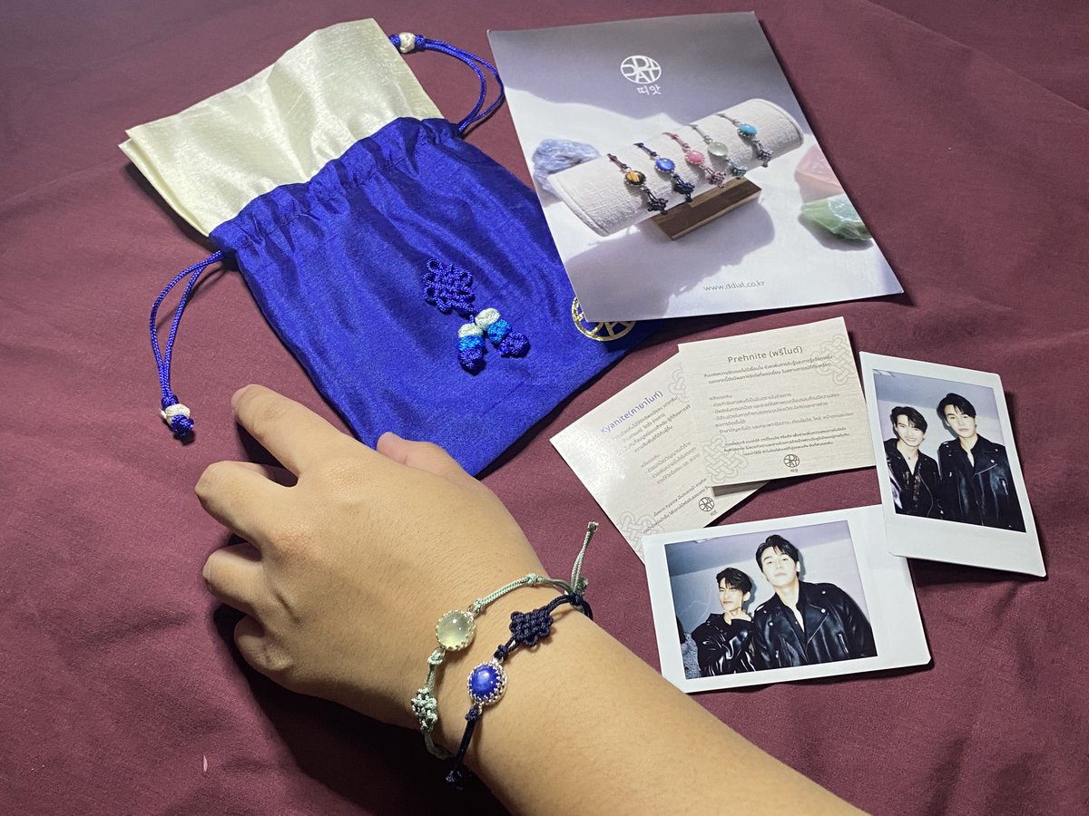 essavidz's tweet photo. finally here 🇵🇭💚🧡
too pretty that i tried them on as soon as i got home 🥹 and yesss so happy with the polaroids of #JaFirst 😍
follow them on instagram! ☺️
IG Account: @.ddiat_official
#JaPhachara #First_Chalongrat #จาเฟริสท์ #JaFirstxPraewcharity https://t.co/7sAMtsWHq2