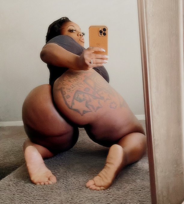 Bend this over 😋 https://t.co/USQ8drxXUW