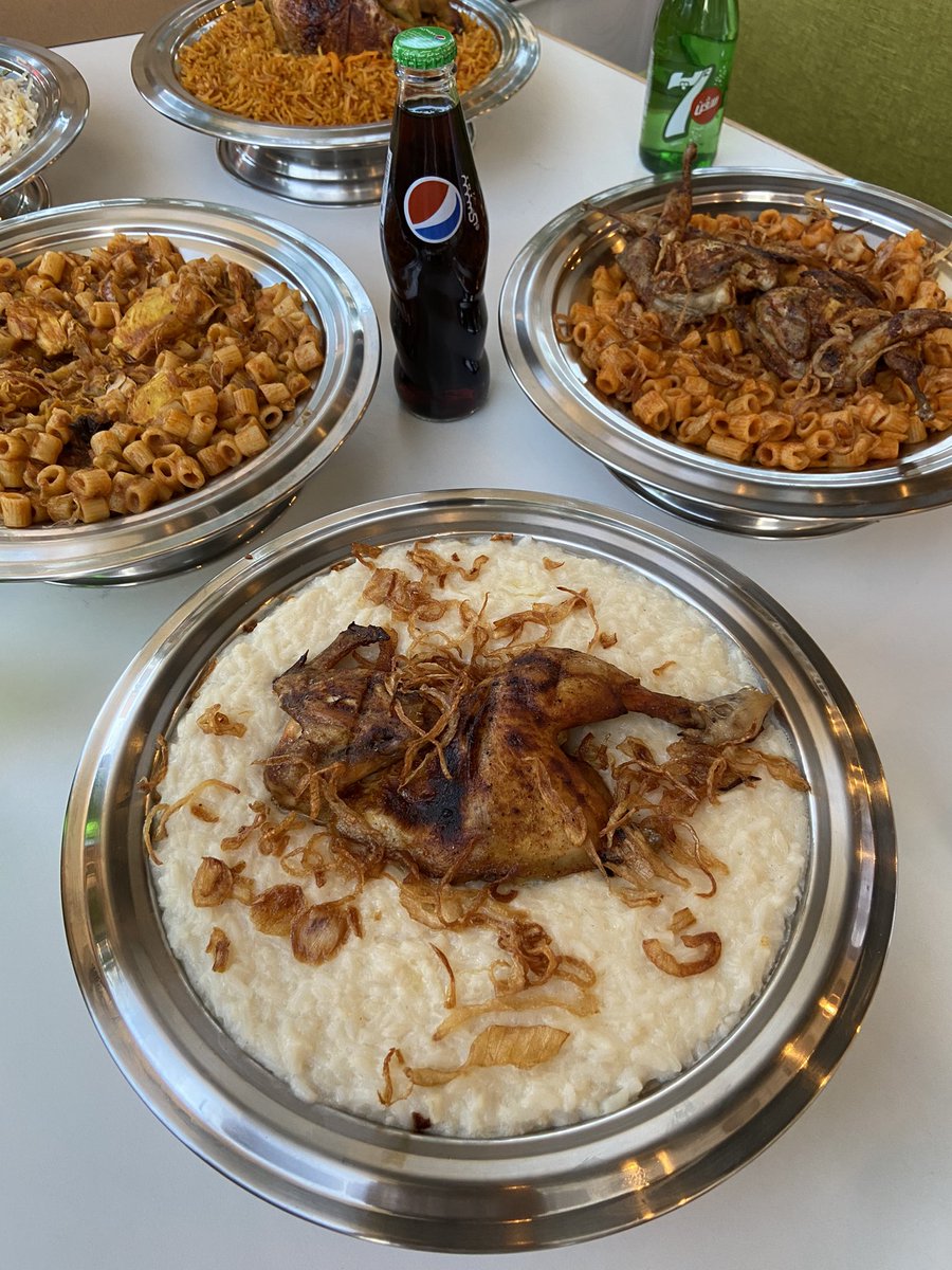 مطاعم ومقاهي الرياض 🍔 tweet media