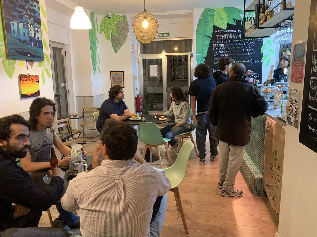 JSimenhoff's tweet photo. Big thanks to all the frenz who came out to watch to the #SmartConWatchParty in Madrid. It was awesome to see Smartcon with the #ChainlinkCommunity. Gracias a todos por venir. ¡La pasé bien conociendo la comunidad aquí en Madrid. @chainlinkesp https://t.co/Lm0ODu3T7M