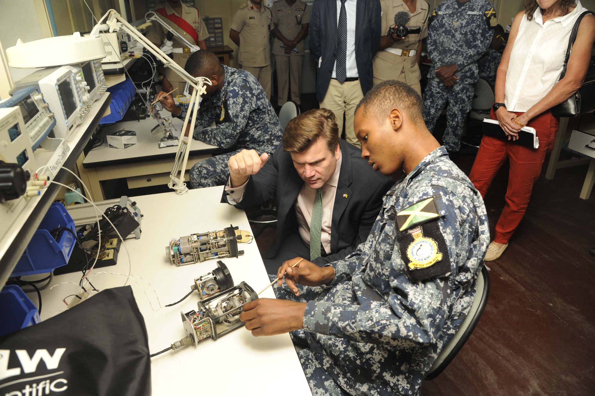 Ministry of Defence 🇬🇧 on Twitter "Visiting Jamaica this week, Armed