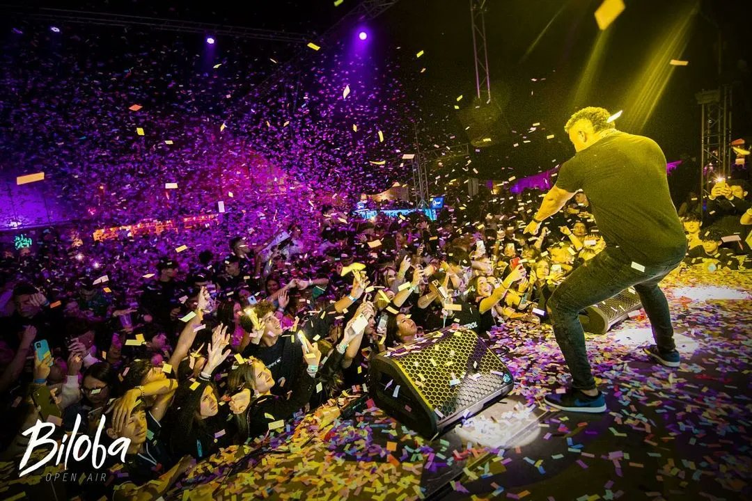 henrymendez_'s tweet photo. Gracias #Lleida ‼️😍
Brutal la que liamos en #biloballeida 🔥
Gracias por el trato y el cariño 🙏🏽♥️
#papacalambretour2022 ⚡ https://t.co/1DztFVzPSB