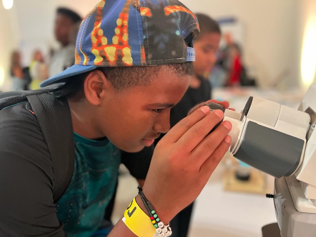 Neuro_CF's tweet photo. Experiments underway @ChampalimaudF 🧪👩🔬!
Today's programme here! 👉 https://t.co/9yTIhSKnZq
#europeanresearchersnight #raise4future #NEI #NEI2022 #ERN #ERN2022 #RAISE
@NativeScientis1 @IMMolecular https://t.co/ocdLe8fkUZ