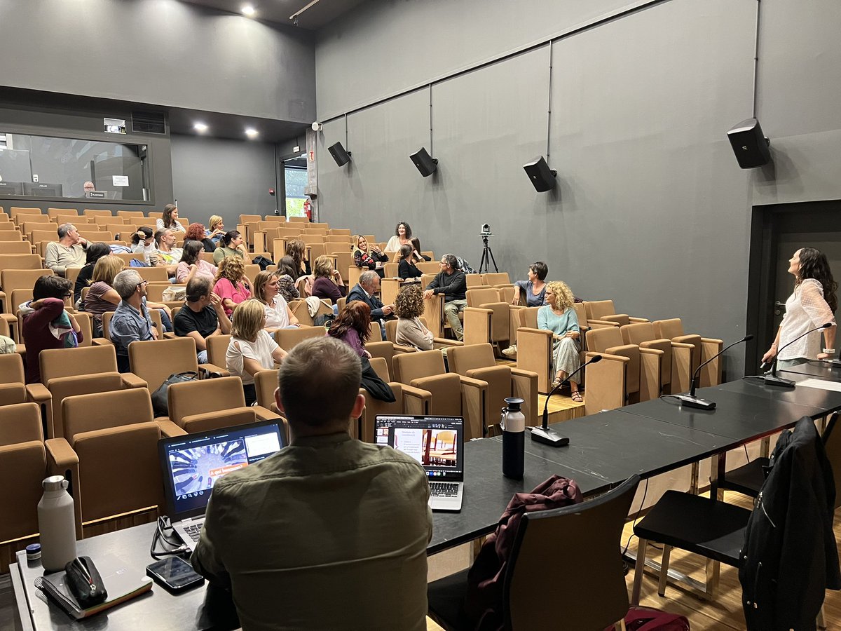 eAdmGovernObert's tweet photo. A punt d’inaugurar la 5a. edició…
Hem començat coneixent-nos!
Som-hi!
#PostgraueadminGovObert #postgrauGovObert https://t.co/0UWZLw65au