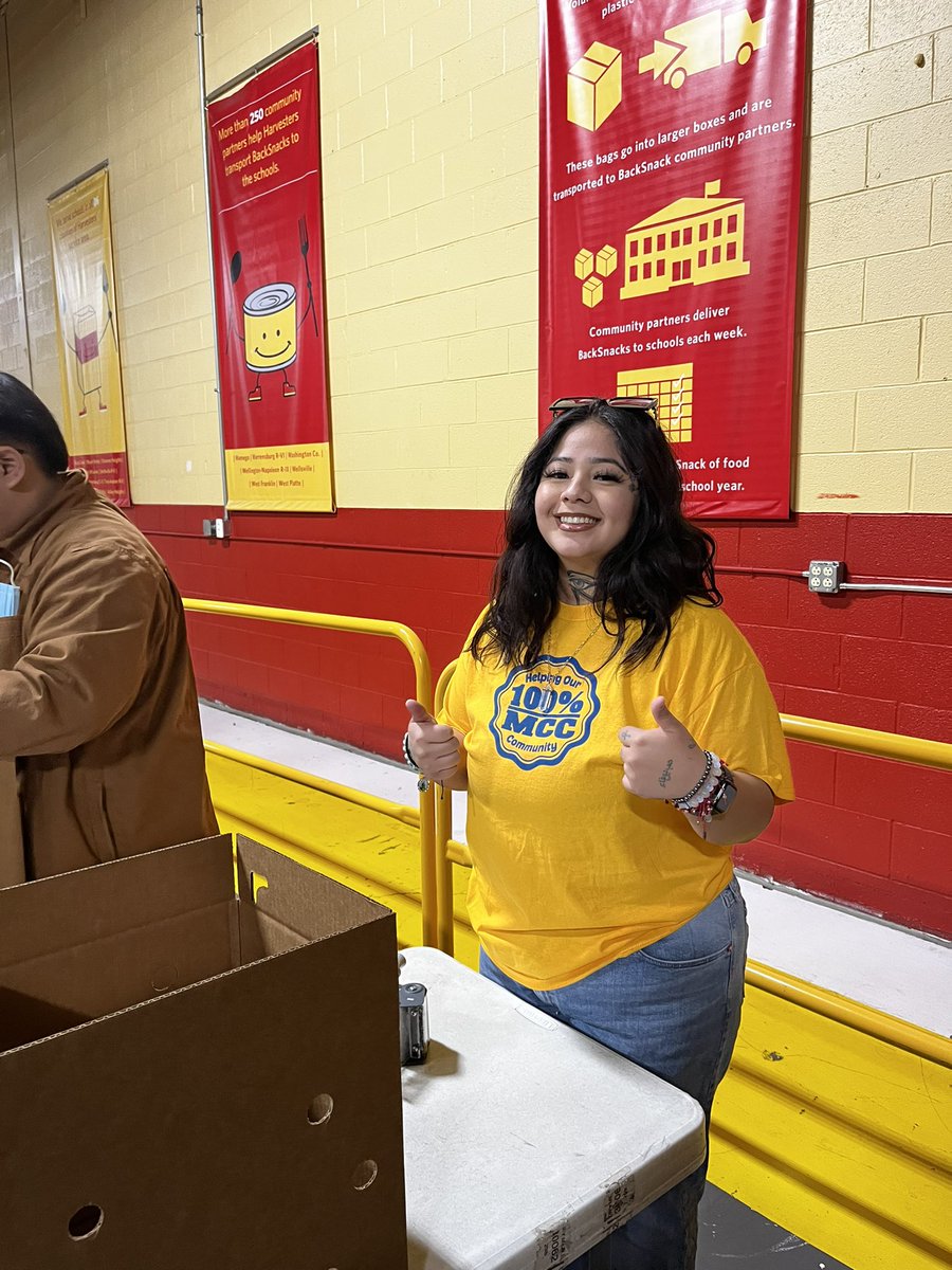 Gisselle is loving some community service!!