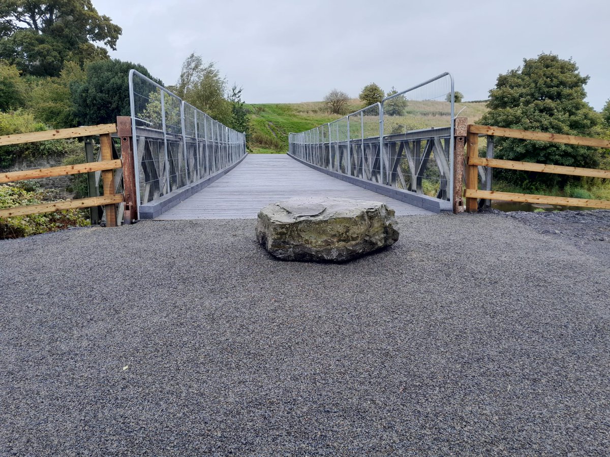 Meath County Council is pleased to announce that the temporary bridge beside Trim castle and linking to the Porchfields is now open to pedestrians. Thanks to @defenceforces for their assistance in delivering this temporary solution. #YourCouncil #WorkingForYou