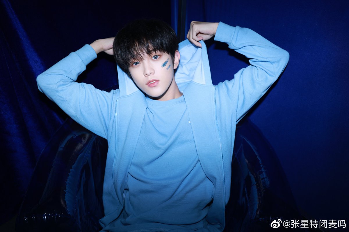 Zhangxingte_TH's tweet photo. 220930 | ZhangXingte weibo update

ตื่นเต้นมากับการเดินแบบครั้งแรก แต่ก็มีความสุขมากเช่นกันครับ (ขอบคุณเจ้าหมอนที่ทำให้รู้สึกอุ่นใจ) 

Comment: ขอบคุณPony ที่เชิญผมครับ

#张星特
 #ZhangXingte
#จางซิงเท่อ https://t.co/6e4m150g3a